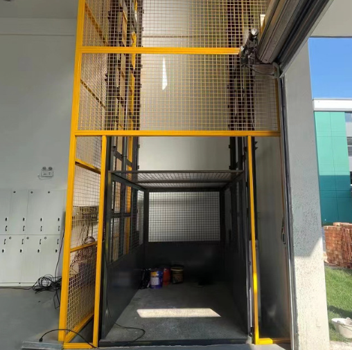 闽侯导轨式升降机助力物流园破解运输难题